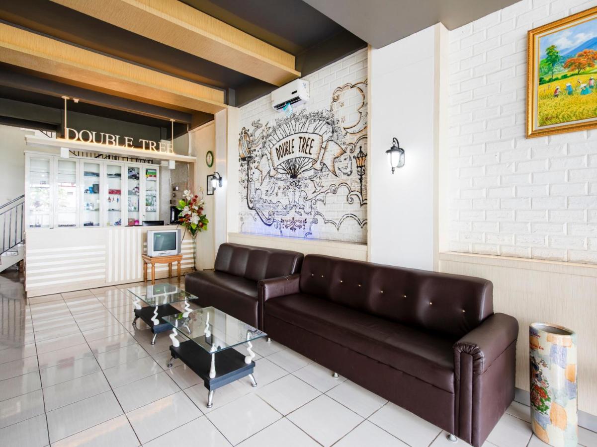 Oyo 3746 Double Tree Guesthouse Purwokerto Exterior foto